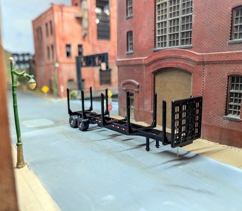 1/87 HO Scale Custom Built 42′ Log Trailer. 3D Printed Resin Model.