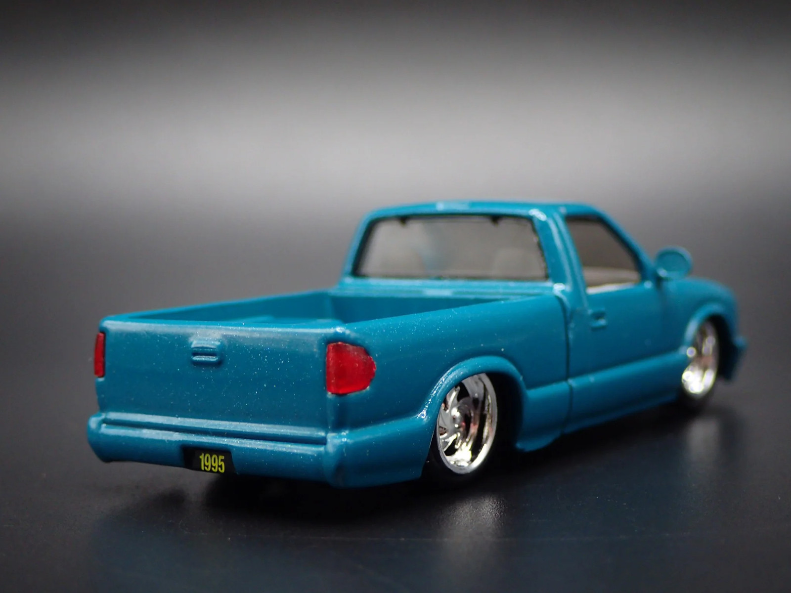 1995 95 CHEVY CHEVROLET S10 PICKUP TRUCK SINGLE CAB 1:64 SCALE DIECAST MODEL CAR