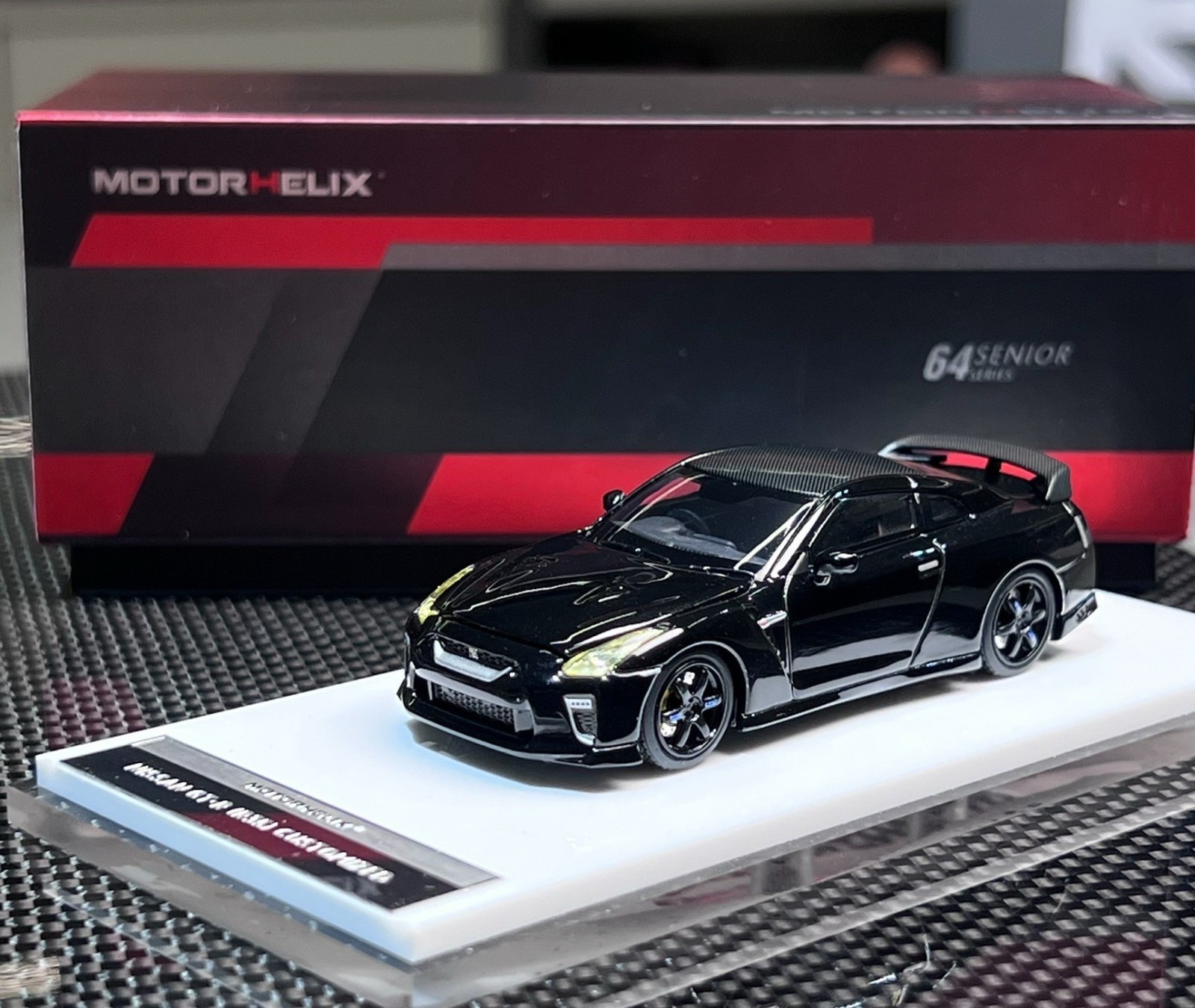 MotorHelix 1/64 Nissan GT-R R35 T-Spec Black Nismo Track Edition