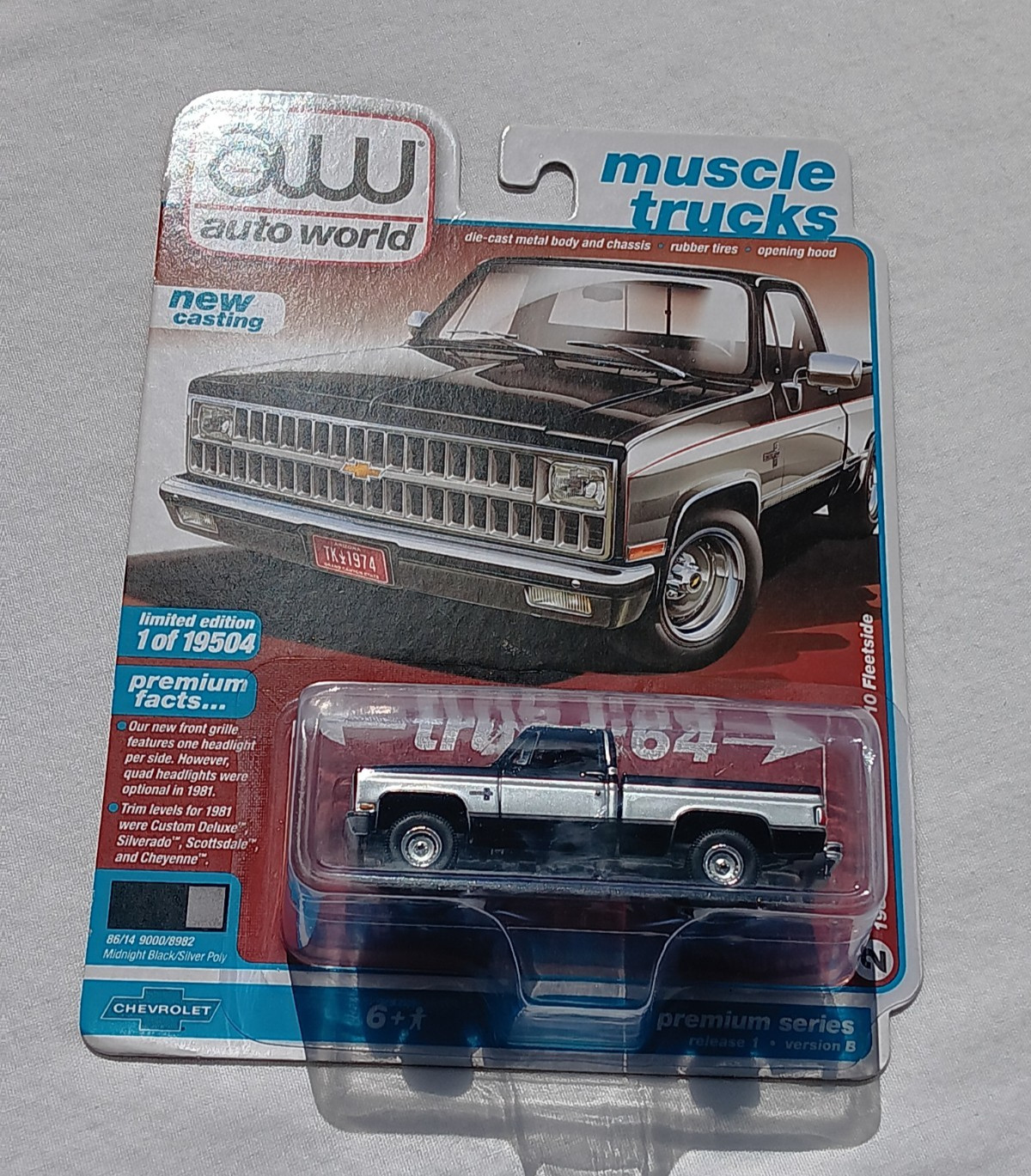 Auto World 1981 Chevy Silverado 10 Fleetside 1/64