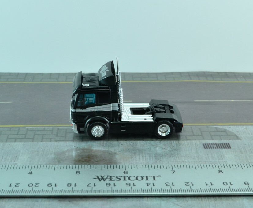 Herpa Mercedes Benz SK Tractor Unit Truck Euro Cargo 1:87 HO Scale (HO5305)