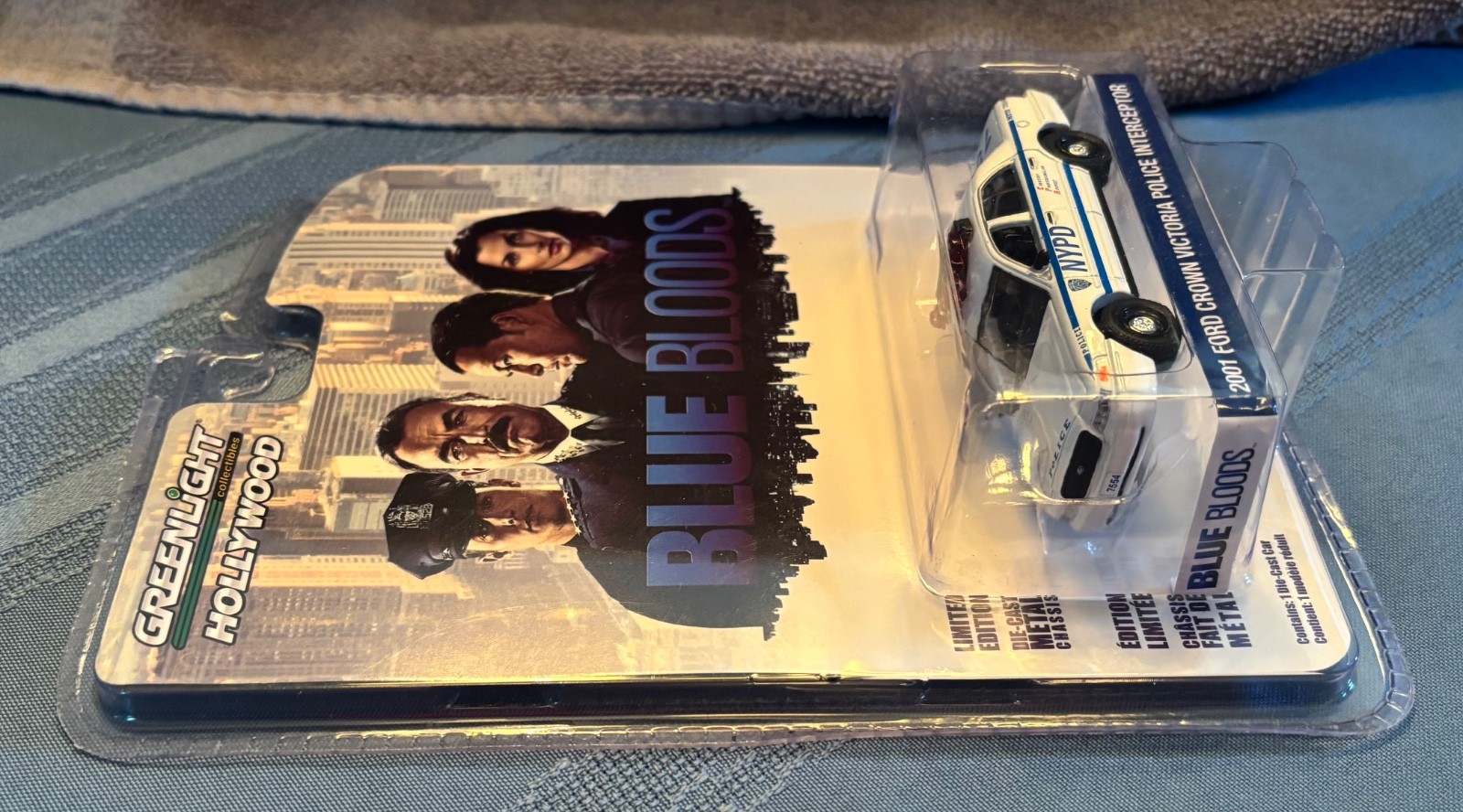 Greenlight Hollywood Series 16 Blue Bloods 2001 Ford Crown Victoria Police…