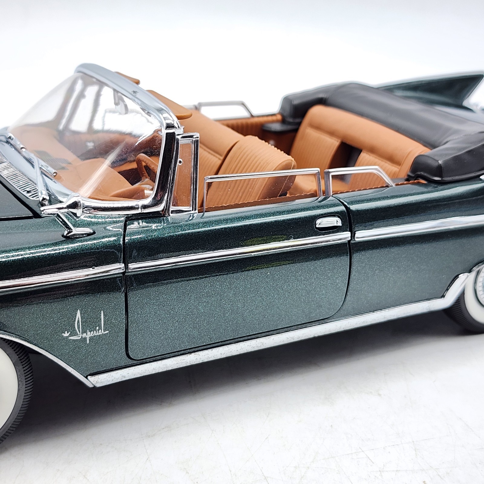 54Z Signature Models 1961 Imperial Crown Convertible 1:18 Rare Color Variant