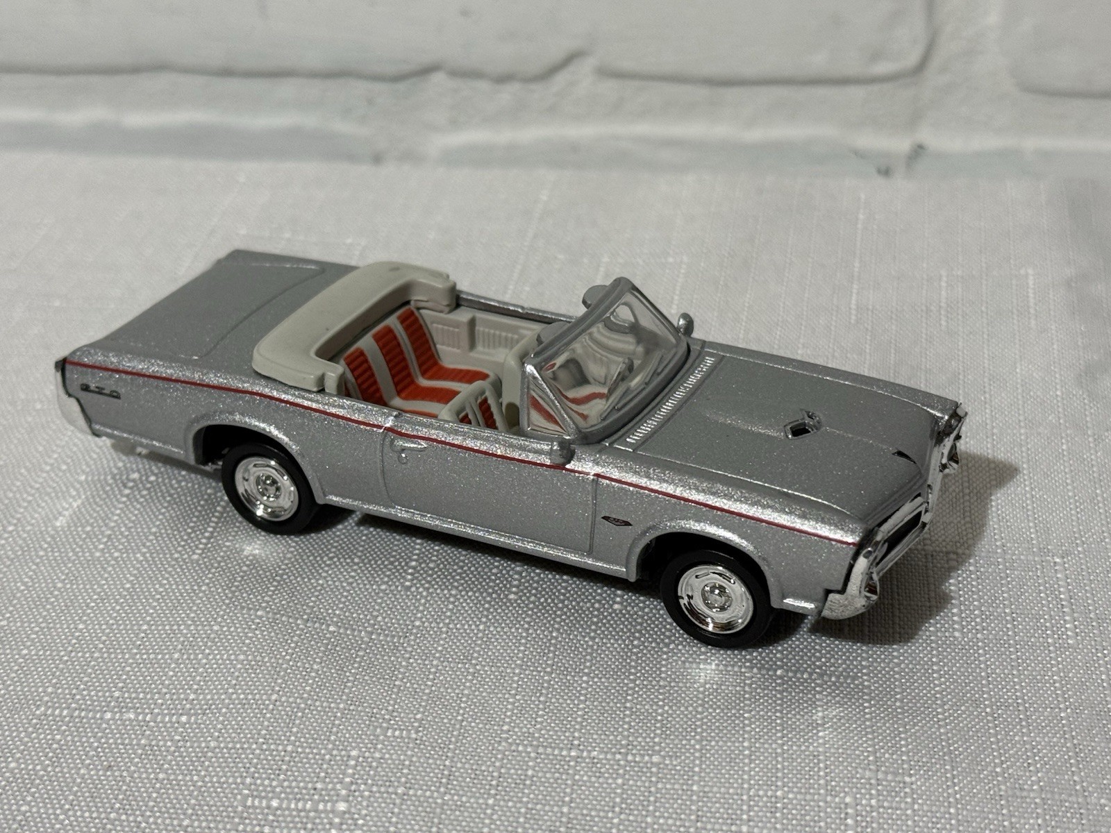 Lot of 8 Mixed 1/43 Convertible’s GTO Olds Cobra Impala Ford Cadillac Married