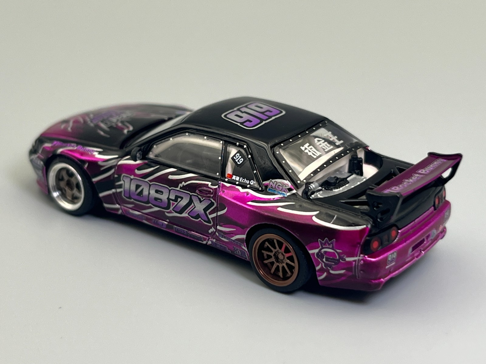 Pandem Nissan Skyline GT-R R32 “Echo Gao” Formula Drift 1087X Poprace 1/64 scale