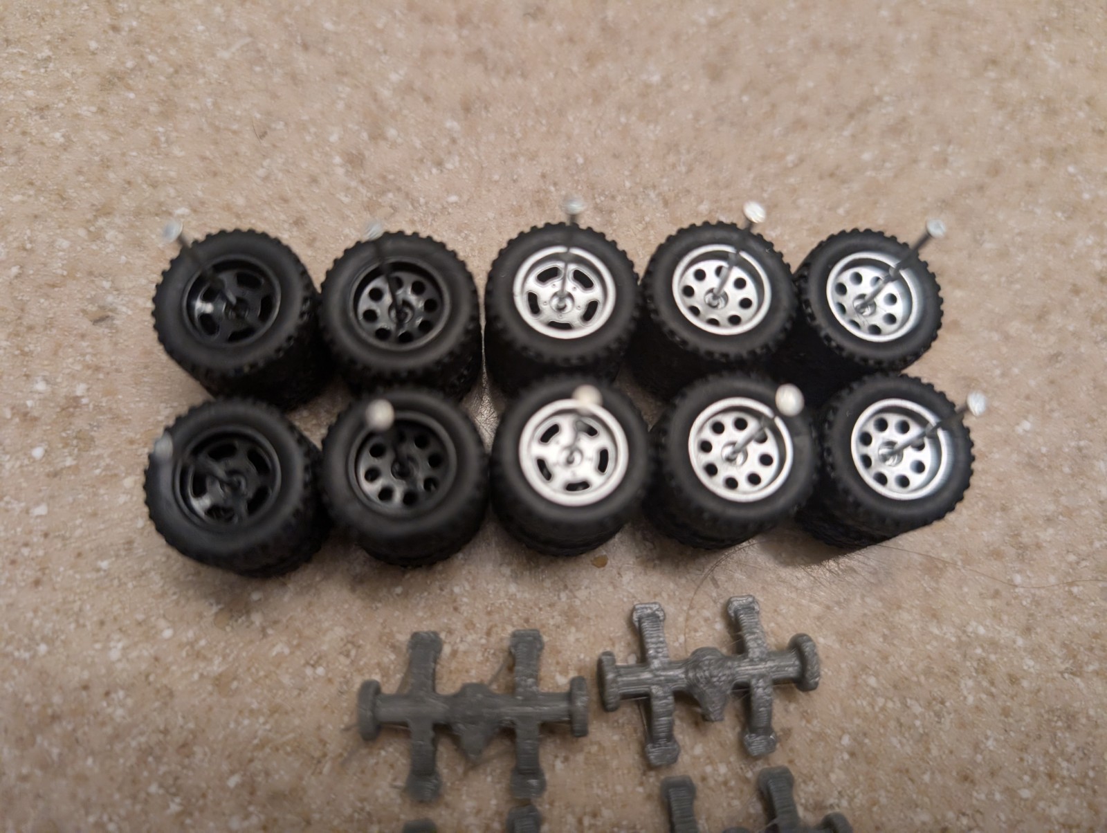 HoT 5 Swap sets Wheels off road truck rubber Tires 1/64 Real Riders Free Lift