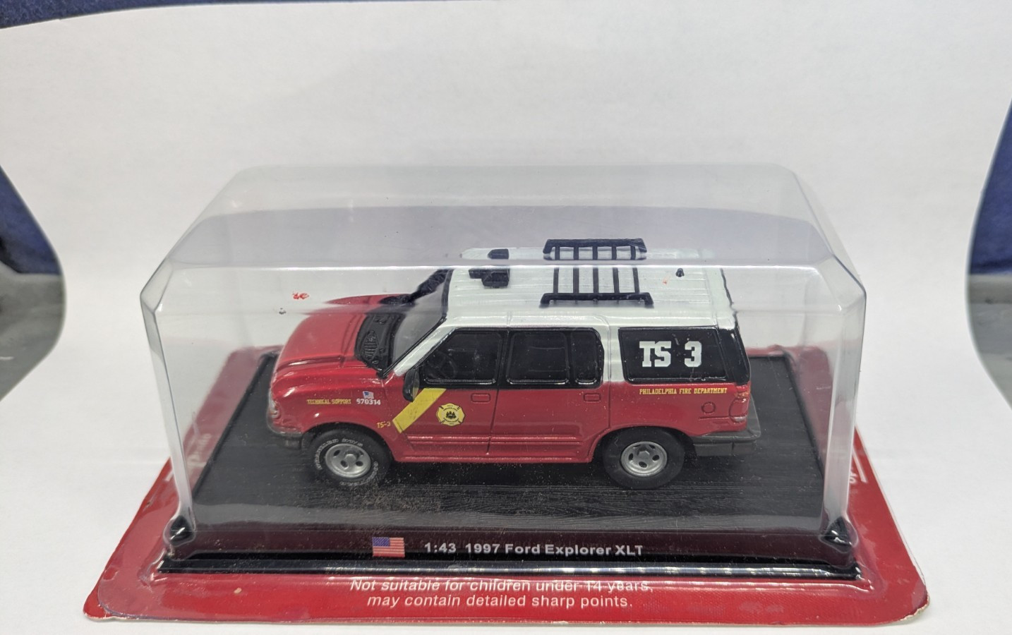 Del Prado 1:43 1997 Ford Explorer XLT Philadelphia Fire Dept