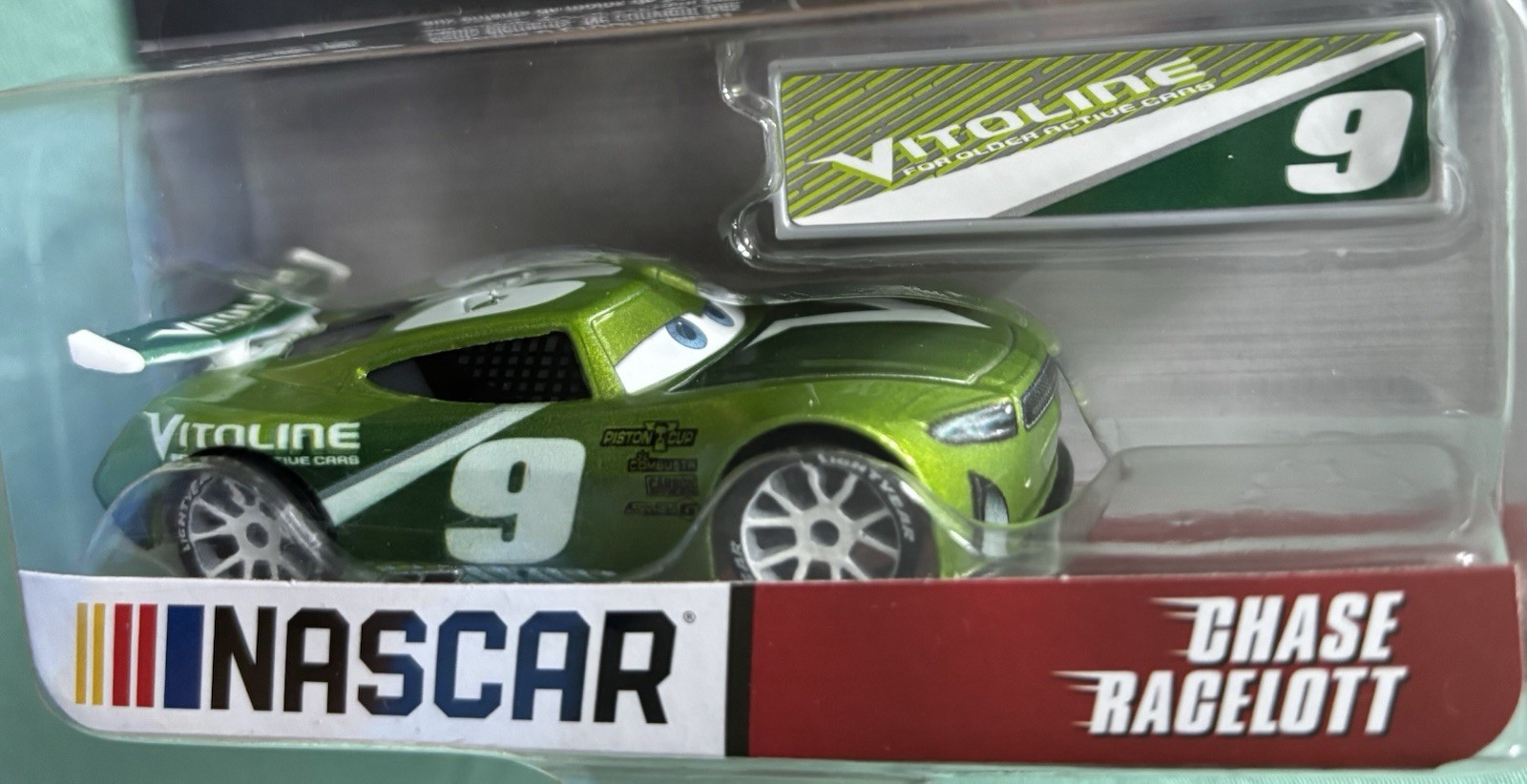 DISNEY/PIXAR CARS NASCAR CHASE RACELOTT 9 VITOLINE