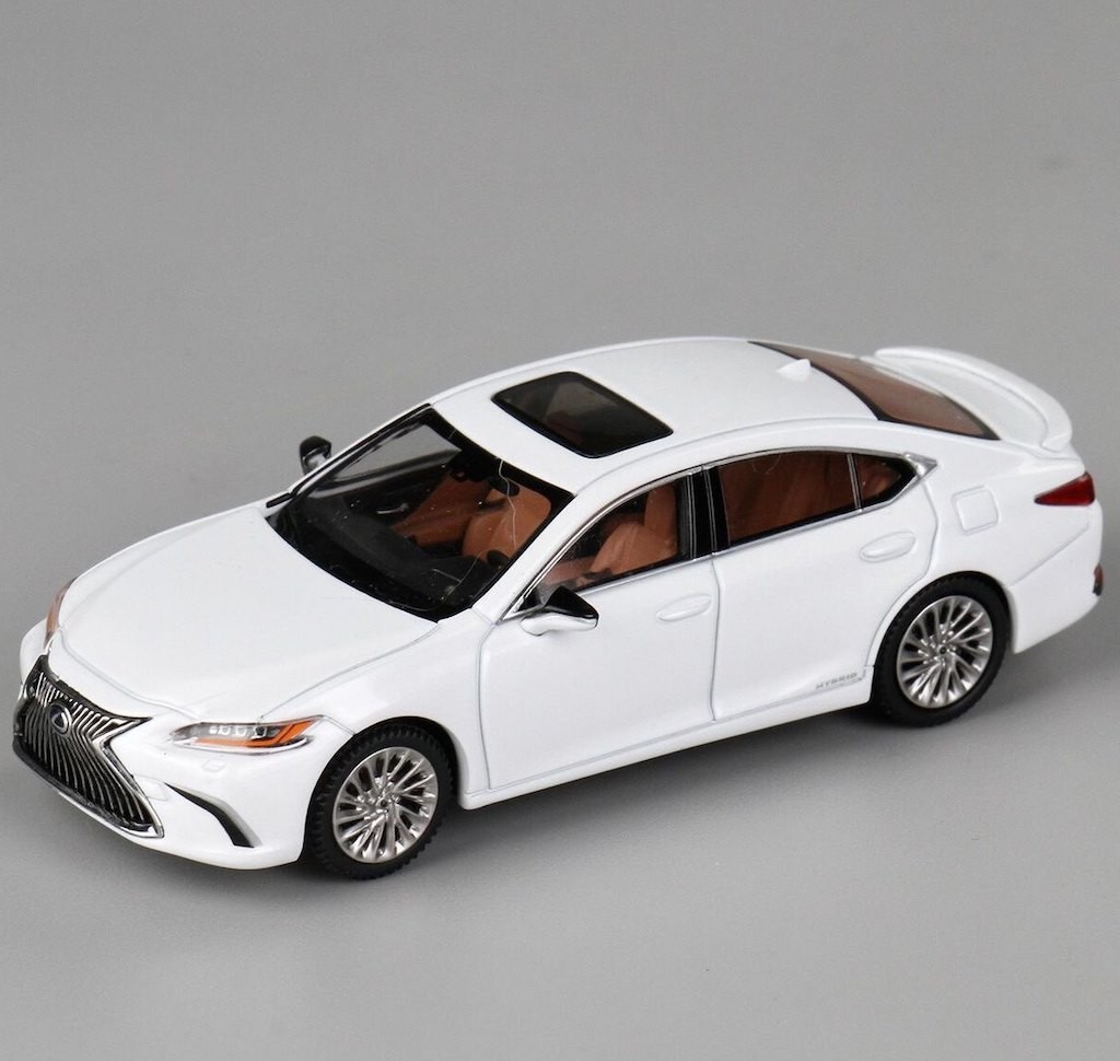 JKM 1:64 White ES300h Luxury Sedan Sports Model Diecast Display Car
