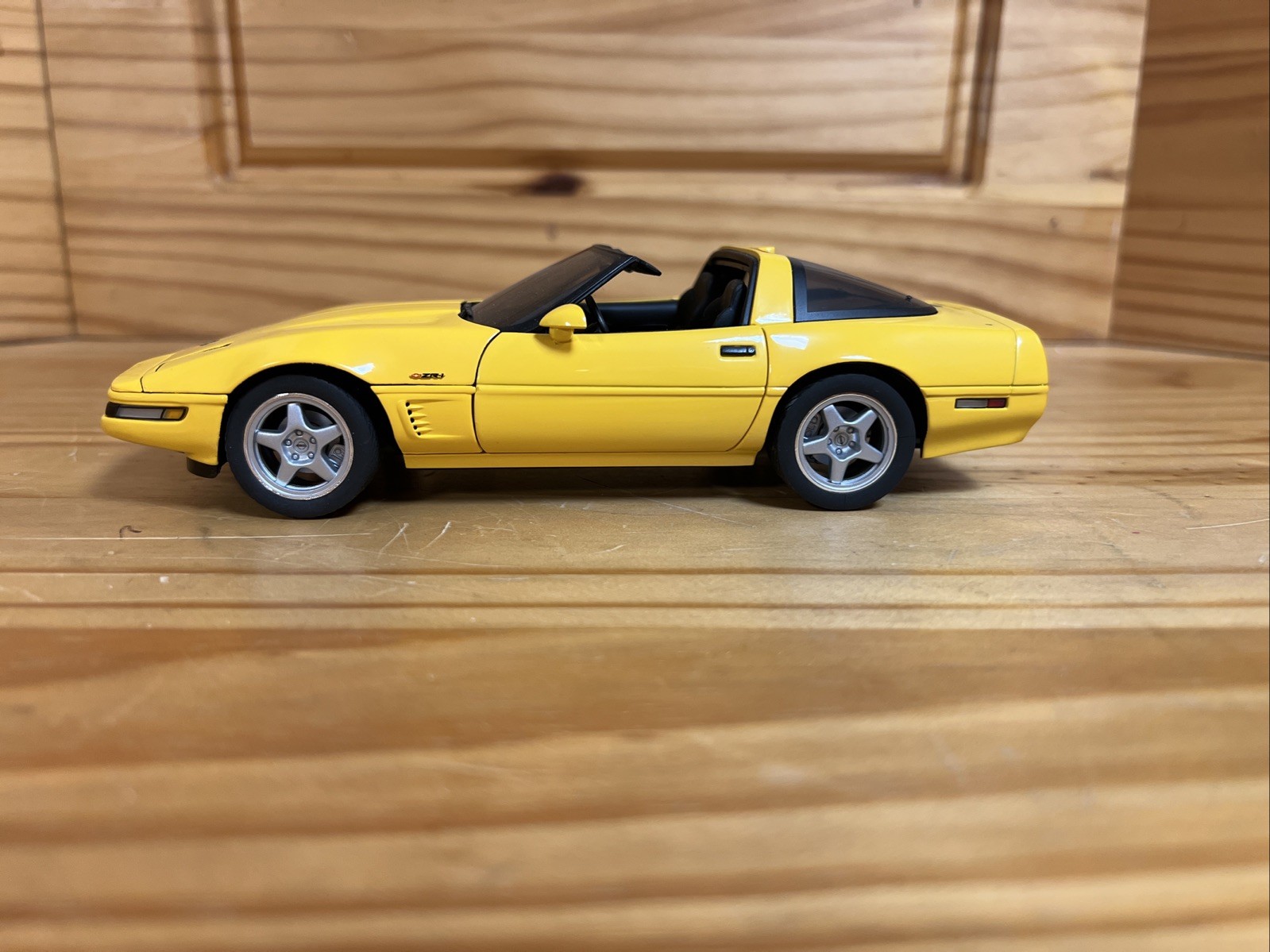 1995 Chevrolet Corvette ZR-1 Yellow Danbury Mint Diecast Replica 1:24