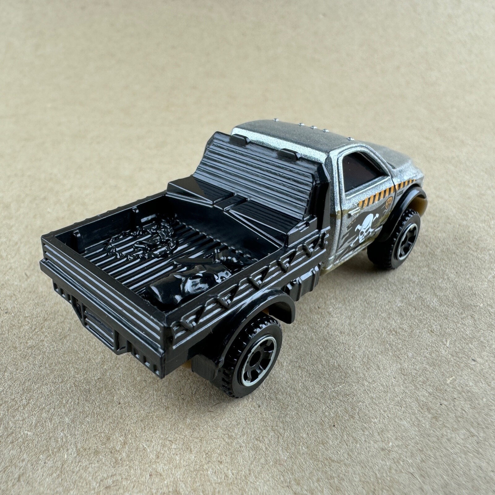Matchbox 2016 Ram Flatbed Truck Black Silver MBX Off Road 1:64 Diecast Car Loose
