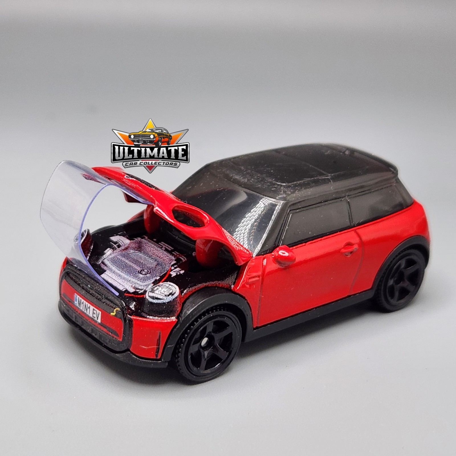 2022 22 Mini Cooper SE Collectible 1/64 Scale Diecast Model Collector Car