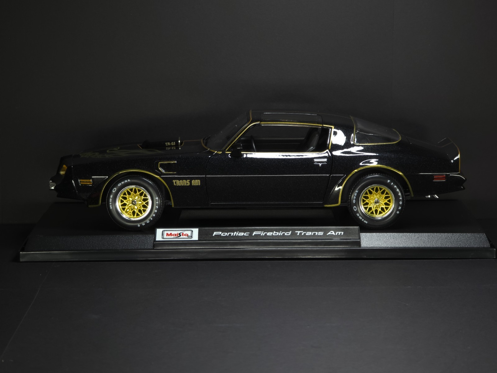 Pontiac Firebird Trans Am 1:18 Maisto Exclusive Style Special Edition – Black