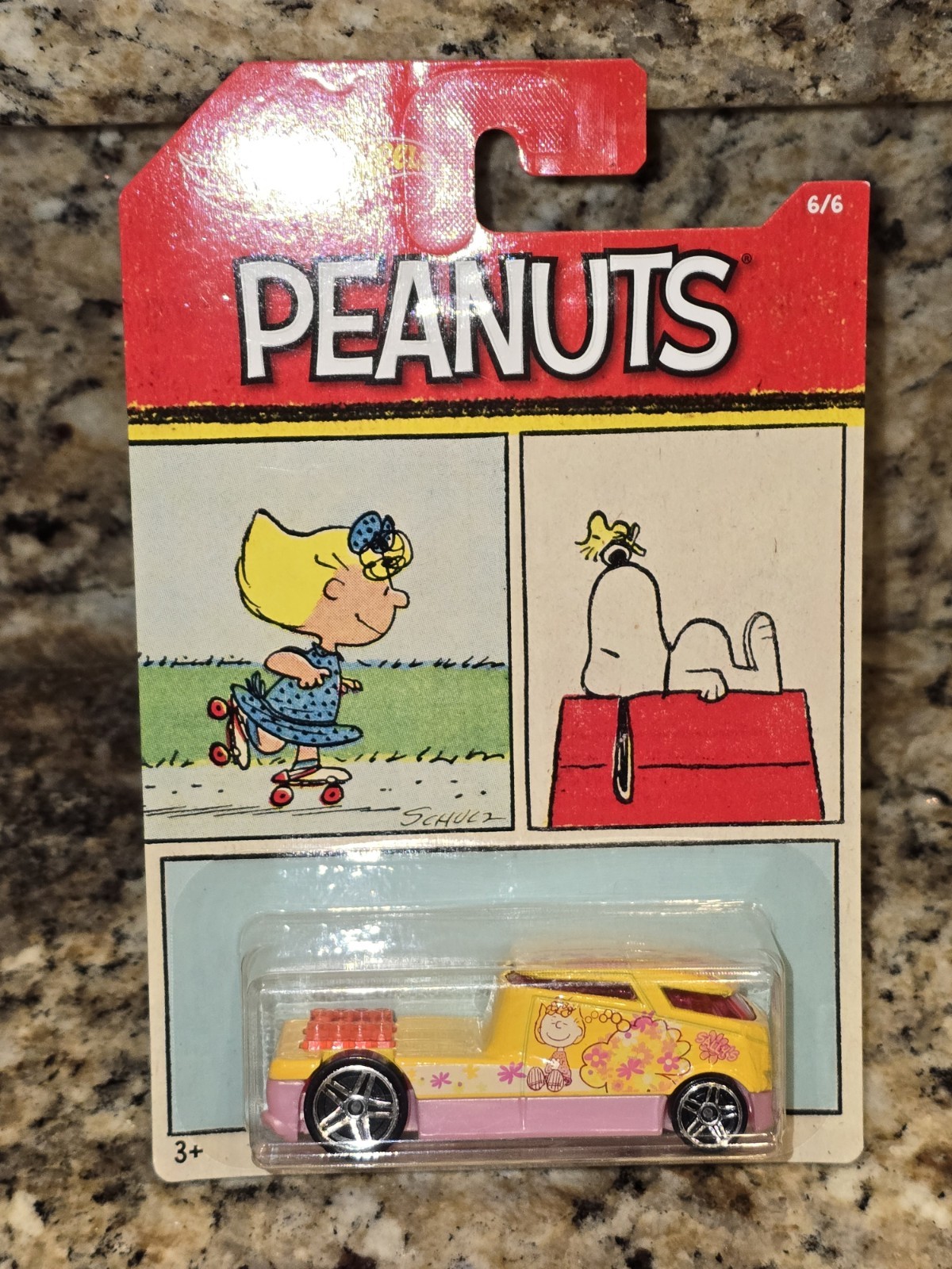 HOT WHEELS PEANUTS SNOOPY SALLY BROWN FROM 2017 QOMBEE NEW SNOOPY GANG