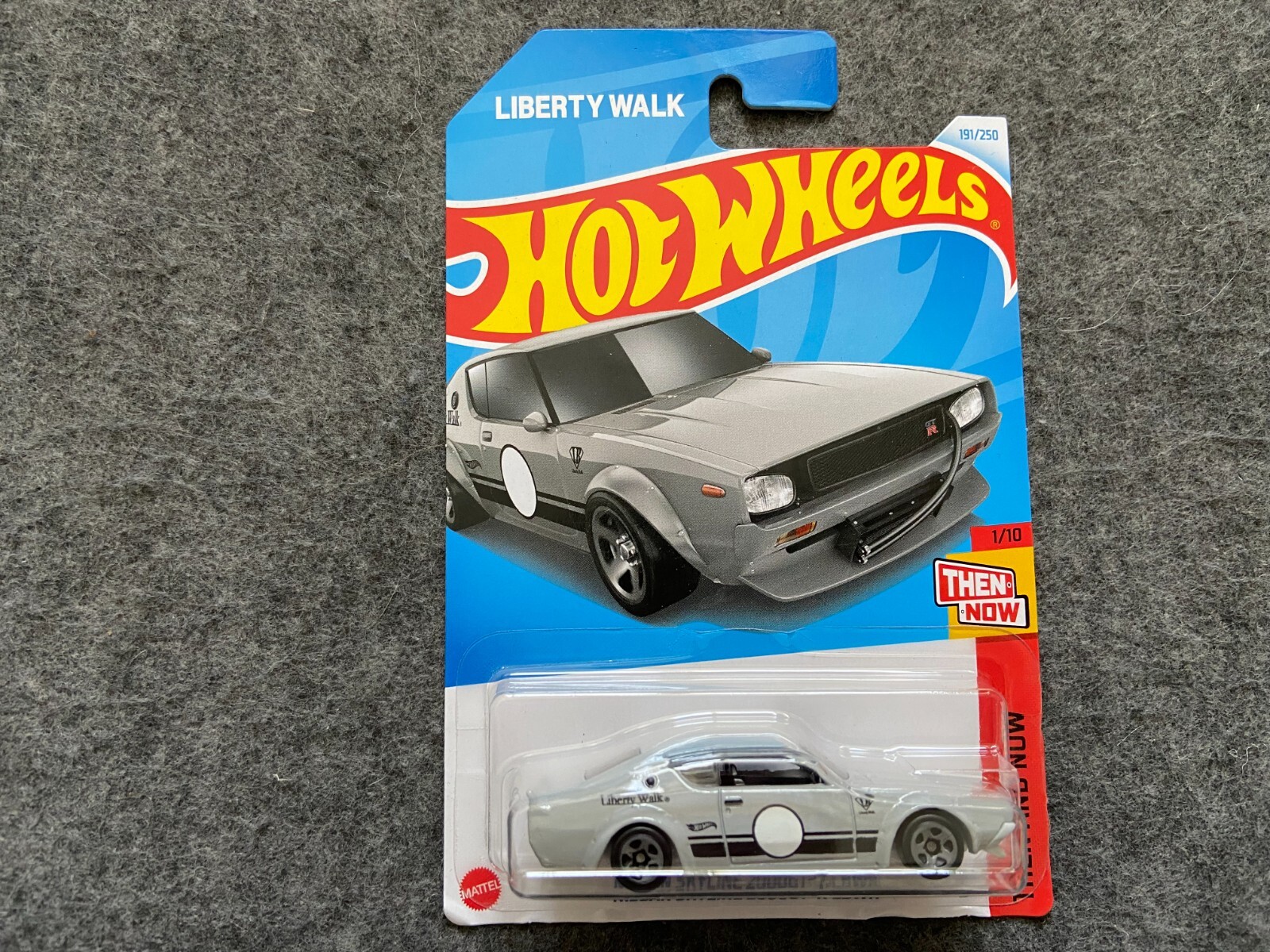 Liberty Walk Nissan 2000GT-R Then and Now Hot Wheels *Combined Shipping*