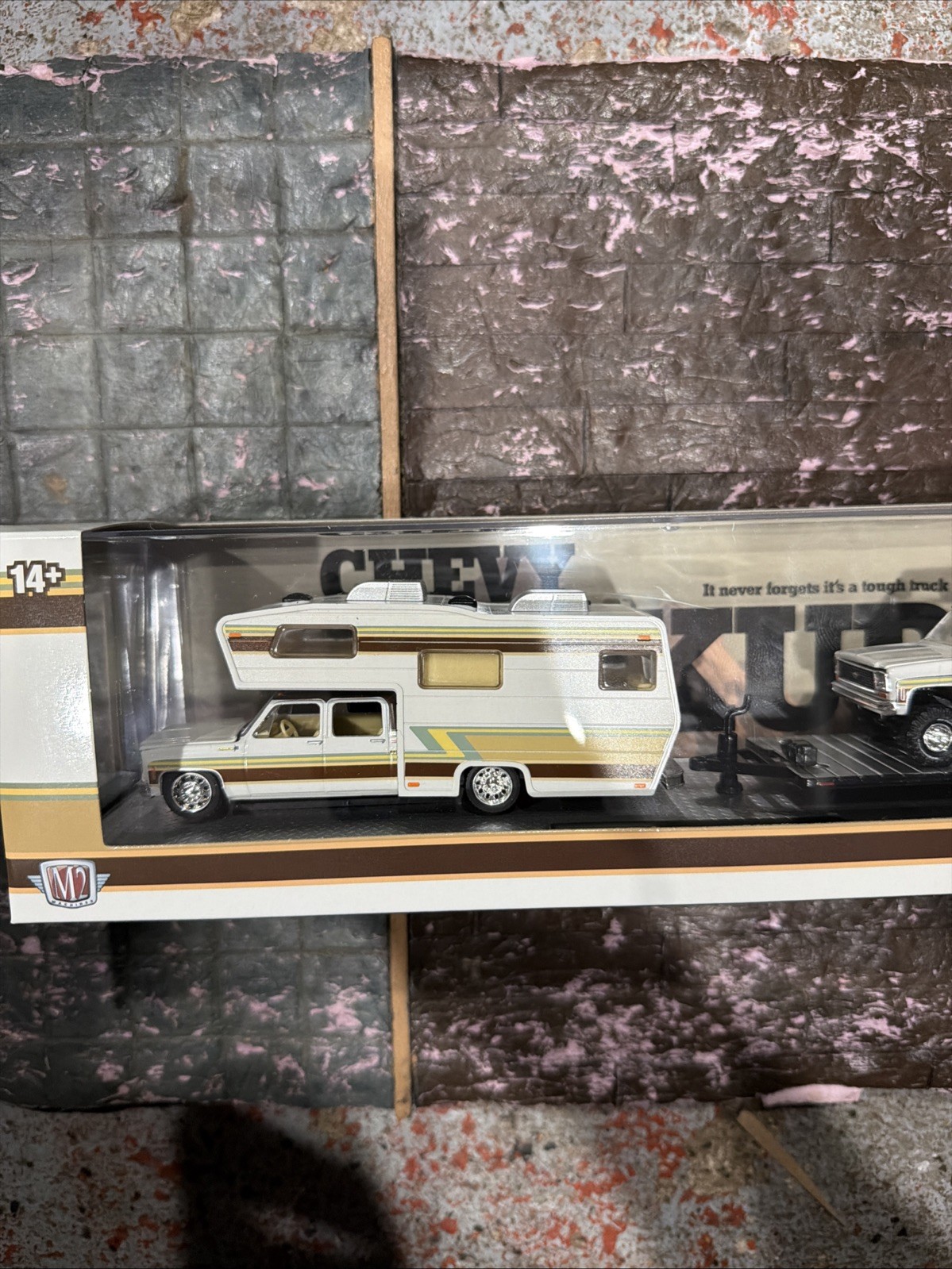 M2 MACHINES HAULER 1974 CHEVROLET CHEYENNE SUPER 30 CAMPER & 1974 K5 BLAZER