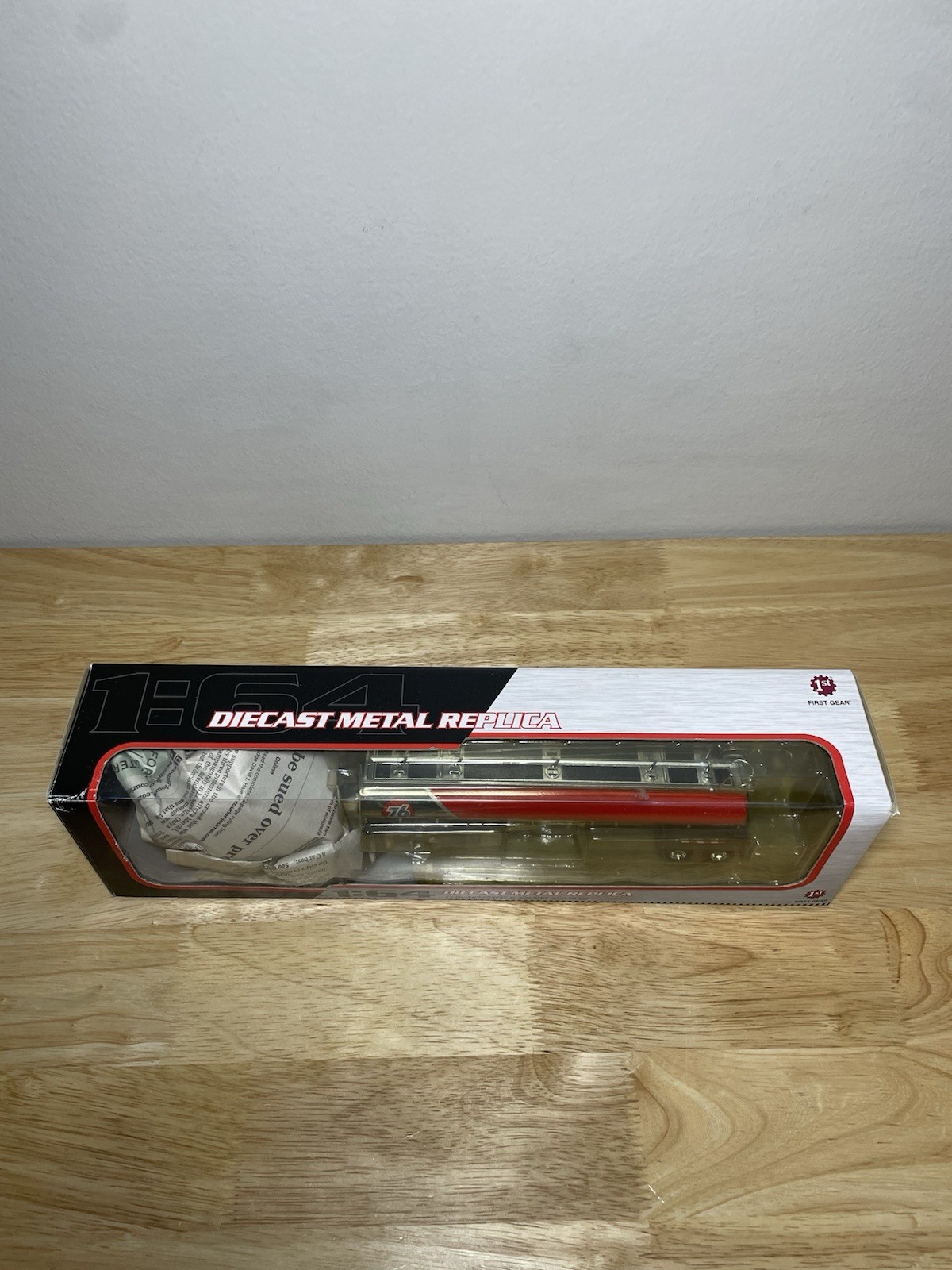 First Gear 1:64 Scale – 76 Fuel Tank Trailer Missing Truck – ( 60-0279 ) In Box