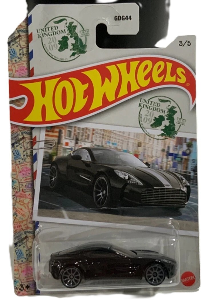 HOT WHEELS ASTON MARTIN ONE-77 3/5 WORLD CLASS