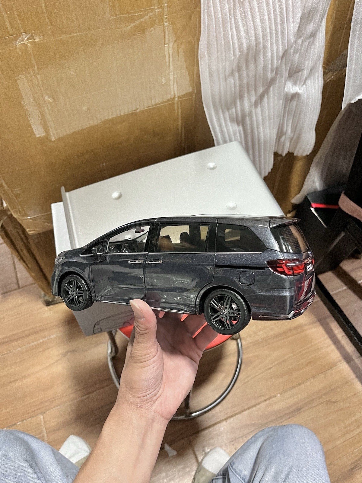 1:18 Scale Honda Odyssey Absolute EX Black Edition Blue Diecast Model W/ Base