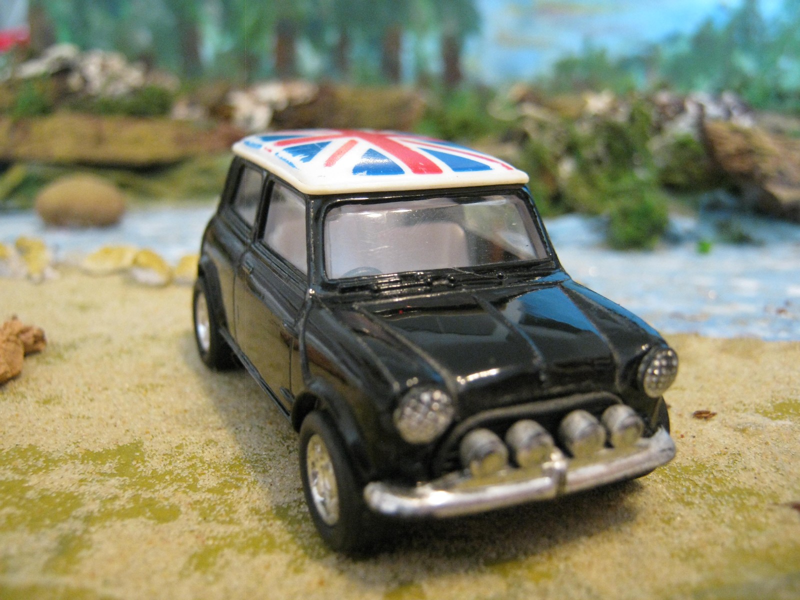 Kintoy 1:64 scale diecast Austin Mini Cooper in black