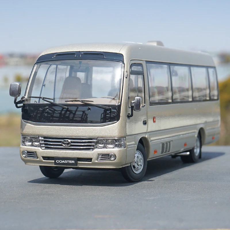 1:24 Toyota Coaster BUS Alloy Diecast Car Model Sound Light Kid’s Toy Birthday