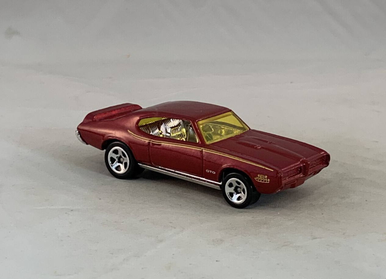 Hot Wheels 1969 Pontiac GTO Judge 2005 Kmart Dark Red 5SPs