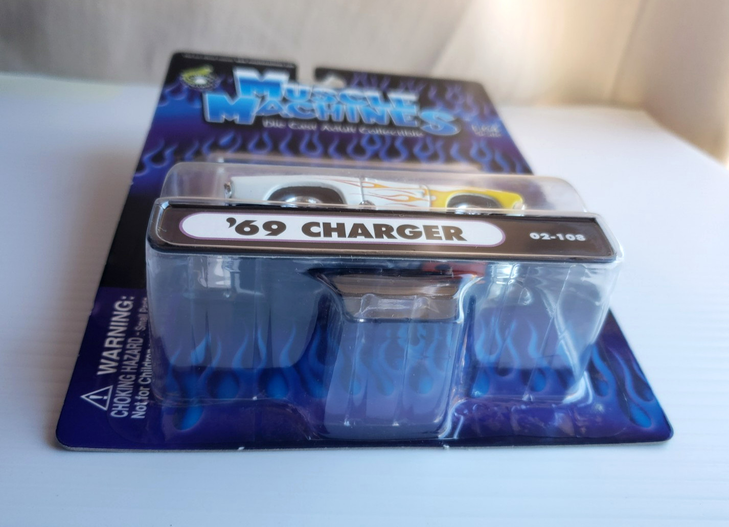 2002 Muscle Machines ’69 DODGE CHARGE White Opened Engine 1:64 #02-108 5SP MOC!