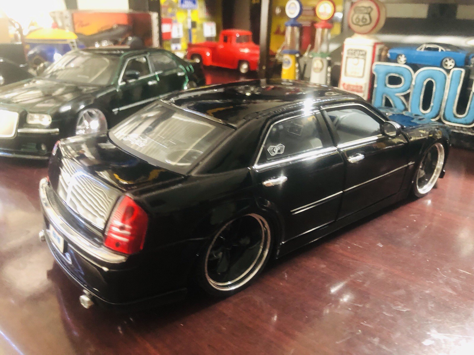 1:18 Chrysler 300C Hemi Black