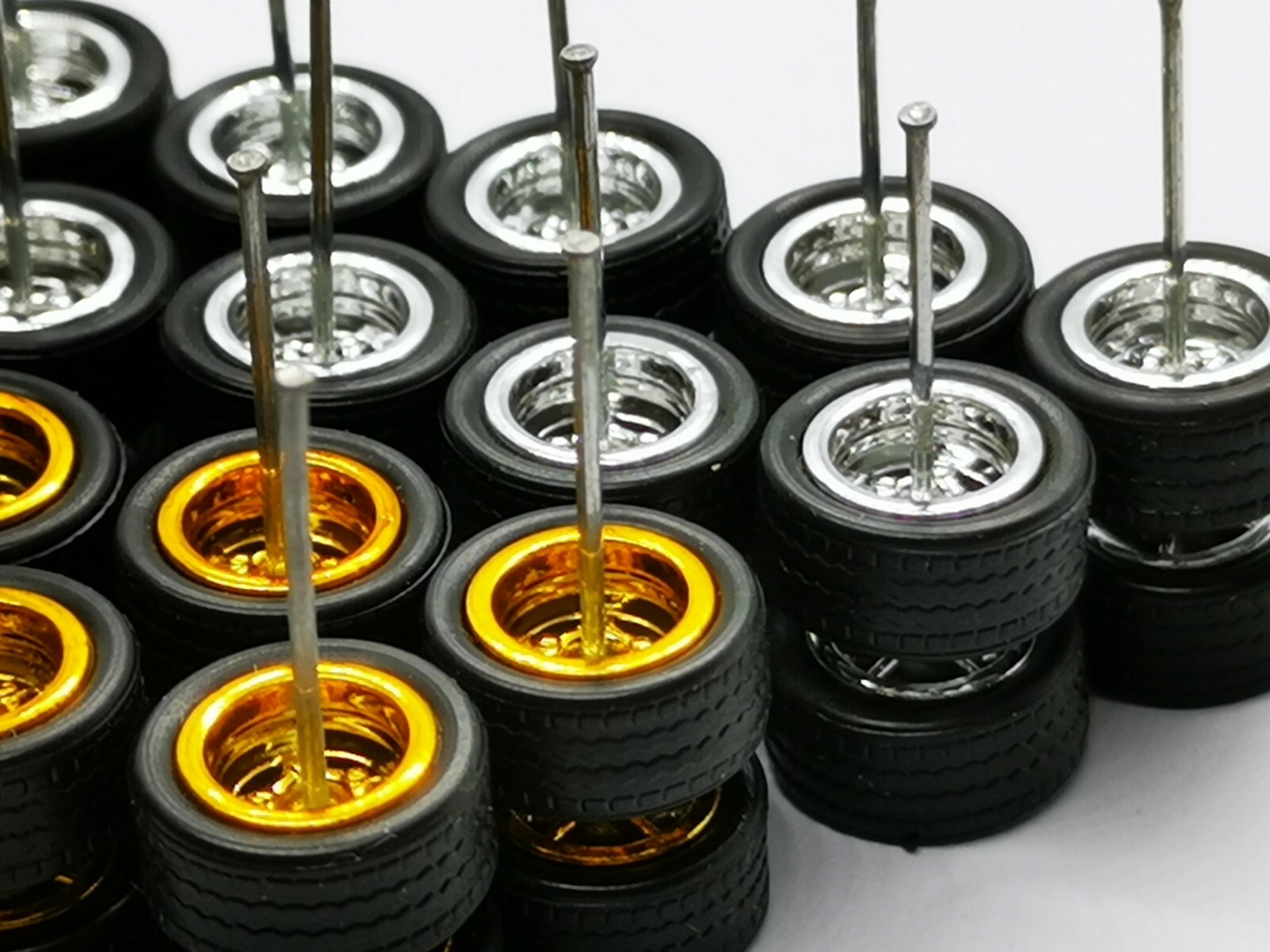 HOT WHEELS REAL RIDERS WHEELS RUBBER TIRES 5 SPOKE 10MM 10 SETS MIX COLORS
