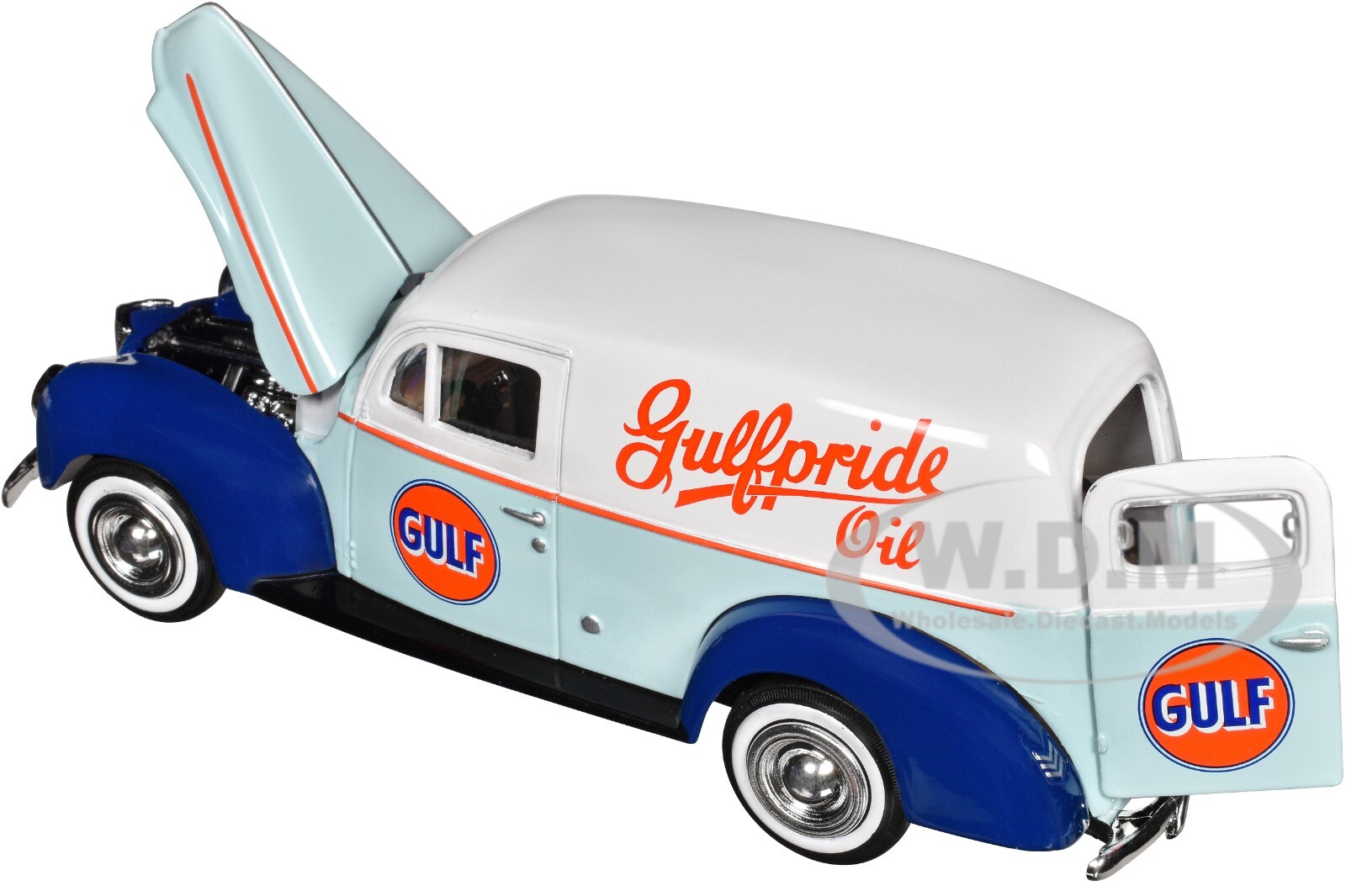 1940 FORD SEDAN DELIVERY LIGHT BLUE GULF OIL 1/24 DIECAST CAR BY MOTORMAX 79661