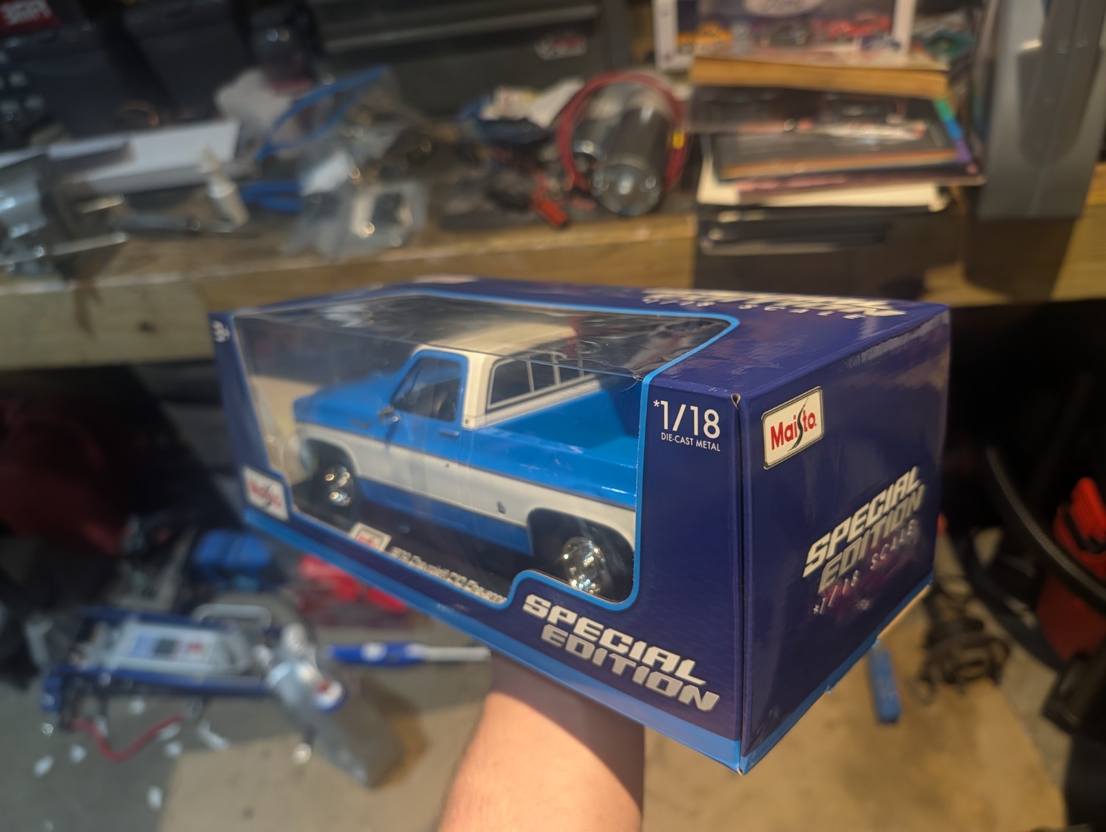 Maisto 1/18 1974 Chevrolet C10 Cheyenne Super Blue GM Officially Licensed NIB