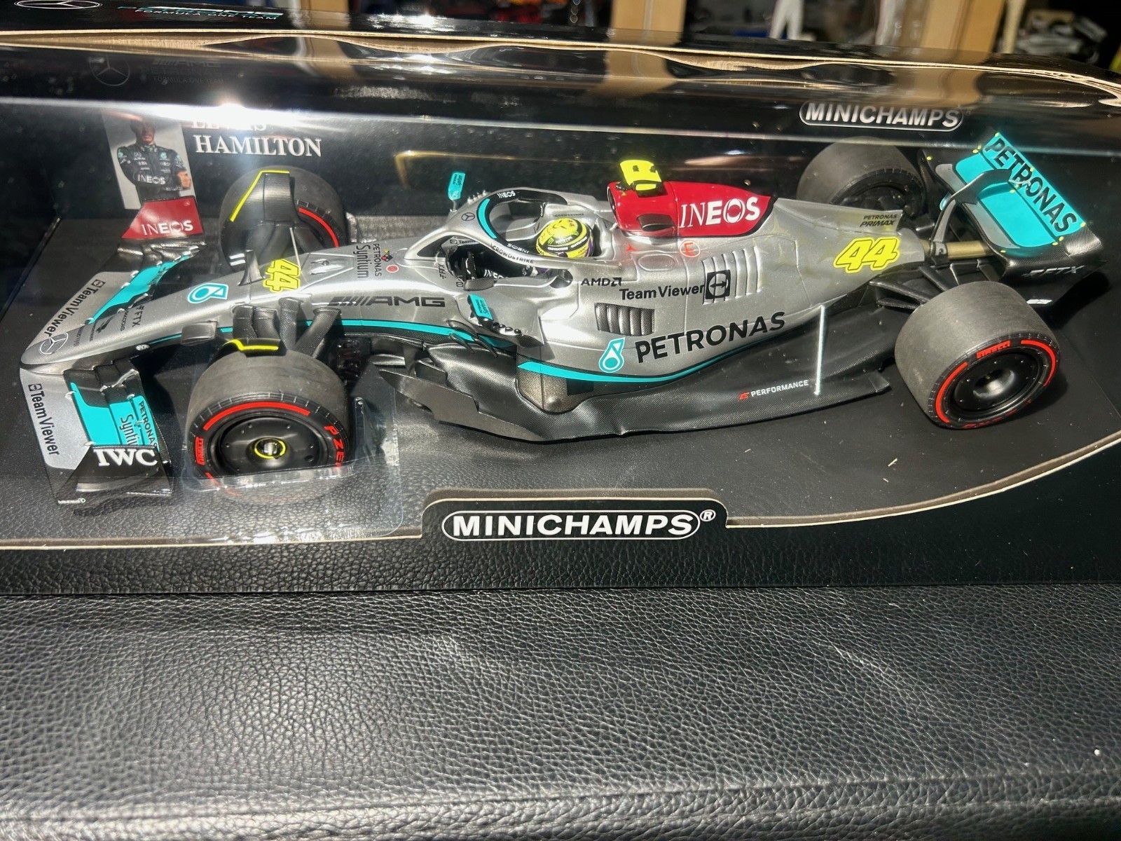1/18 Minichamps – 2022 MERCEDES-AMG F1 W13 E #44 – LEWIS HAMILTON – SPANISH GP
