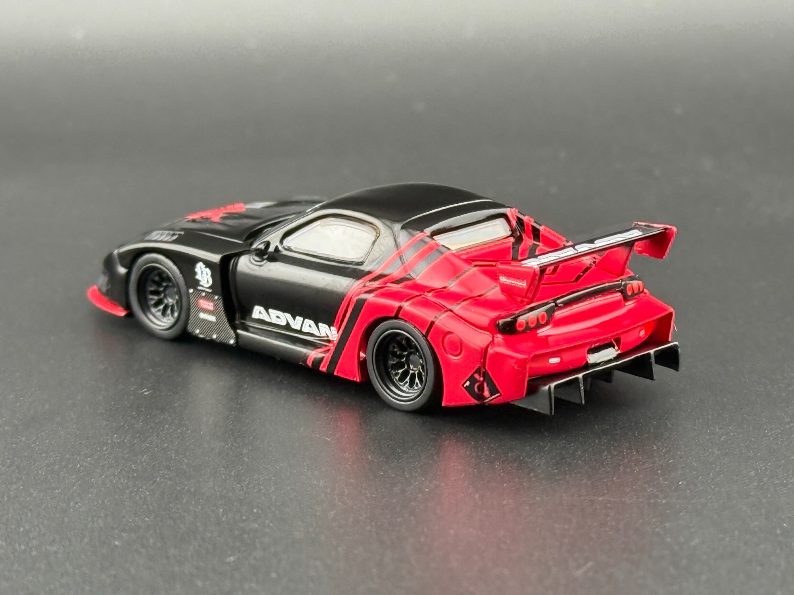 Mini GT Mazda RX-7 LB-Super Silhouette Advan #983 1/64