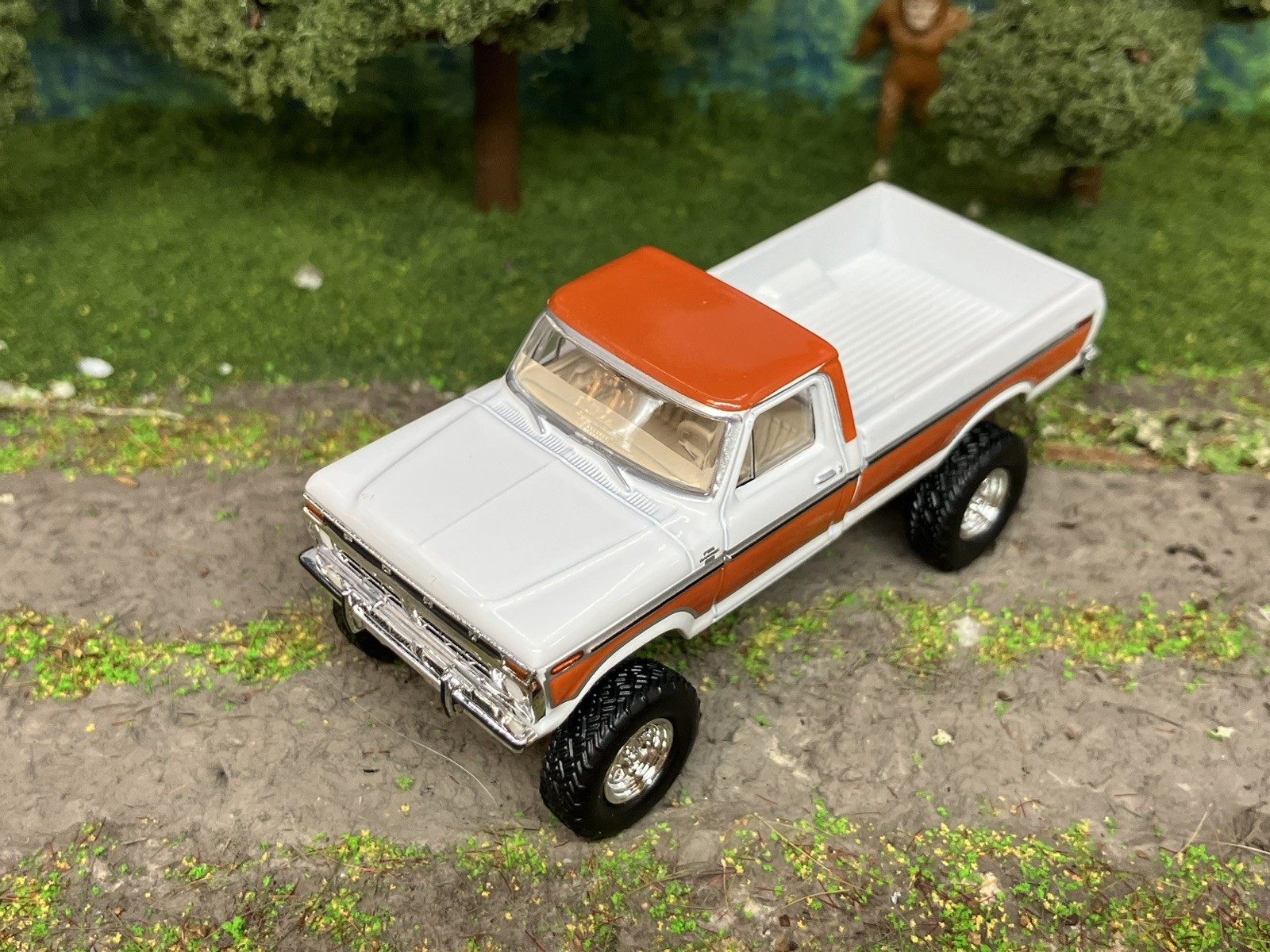 1977 Ford F-150 Ranger Explorer Lifted 4×4 Truck 1/64 Diecast Custom Greenlight