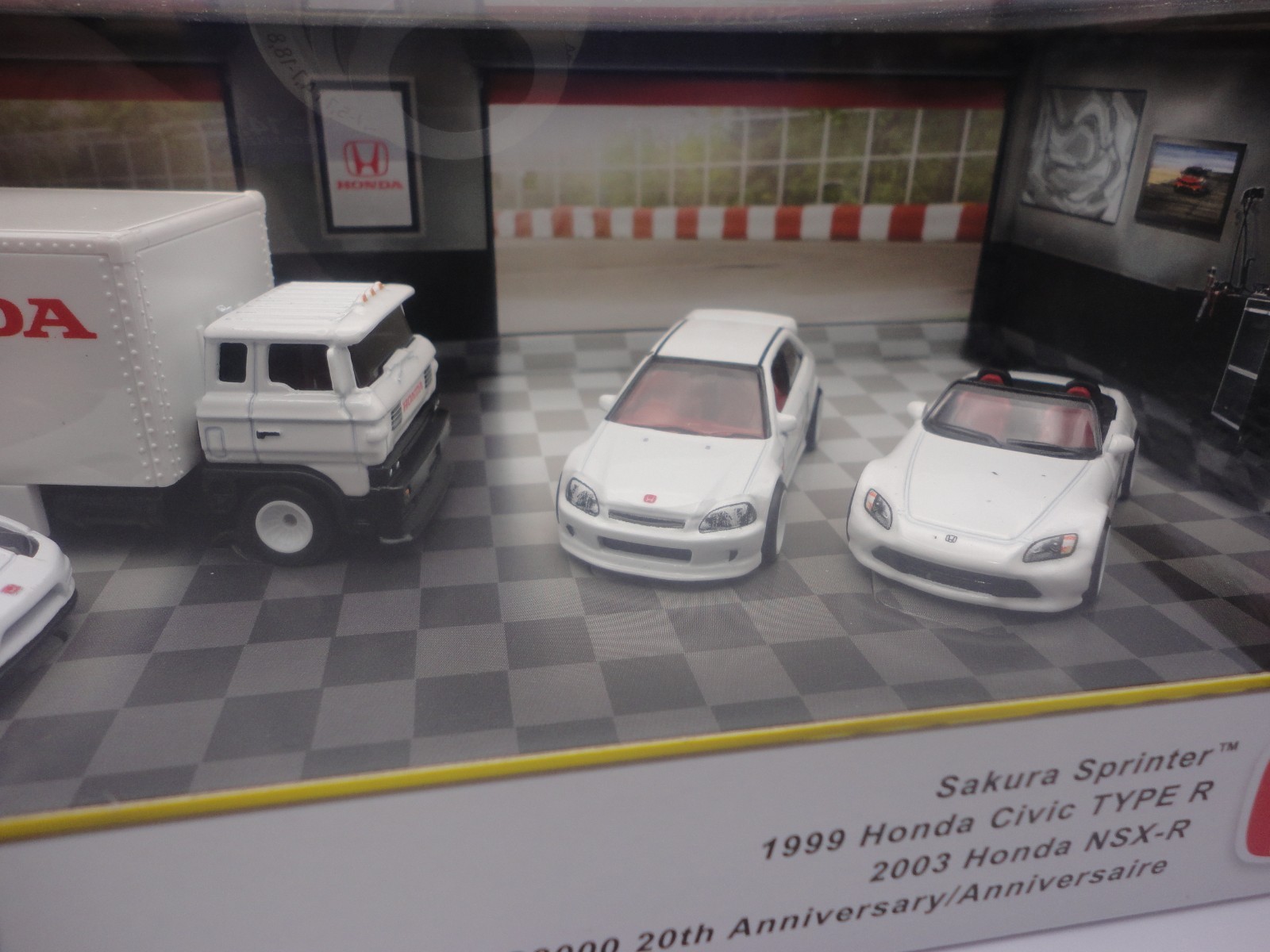 Hot Wheels 2025 Premium Diorama Honda Set Civic Type-R, NSX-R, S2000