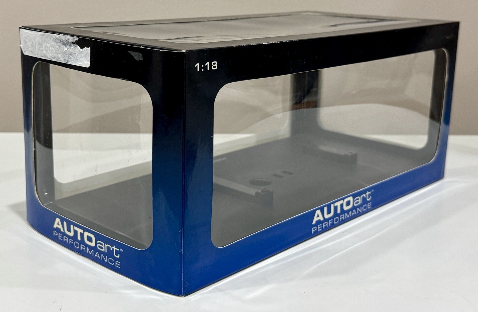 1/18 Scale AutoArt – Porsche 911 GT3 R 996 White No Decals Diecast with Box
