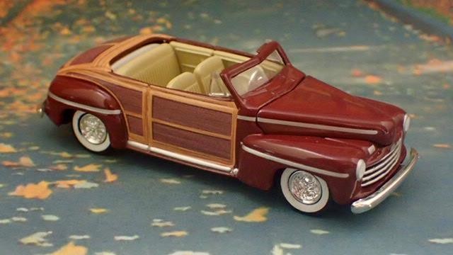 Sportsman 1946 Ford Super Deluxe 289ci V8 Woody Convertible 1/64 Limited Edit Q