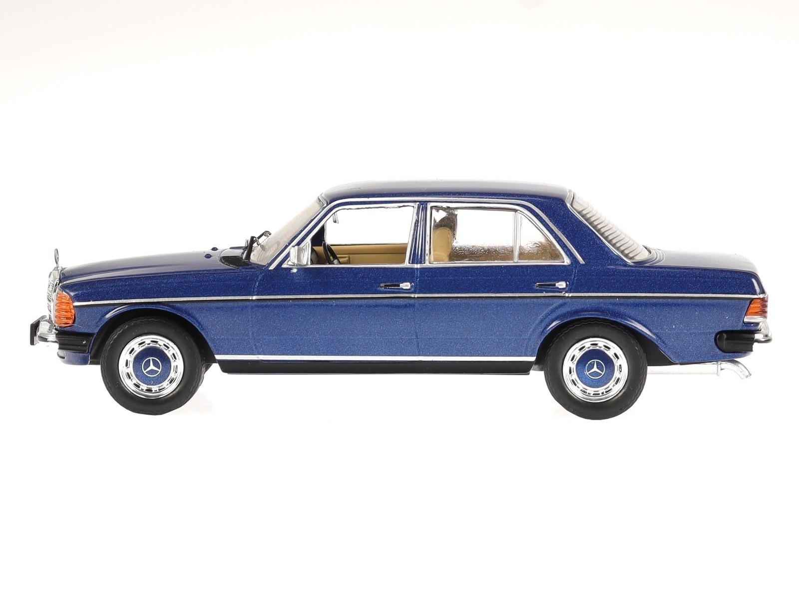 Mercedes W123 240D 1976 dark blue metallic diecast model car CLC488 IXO 1:43