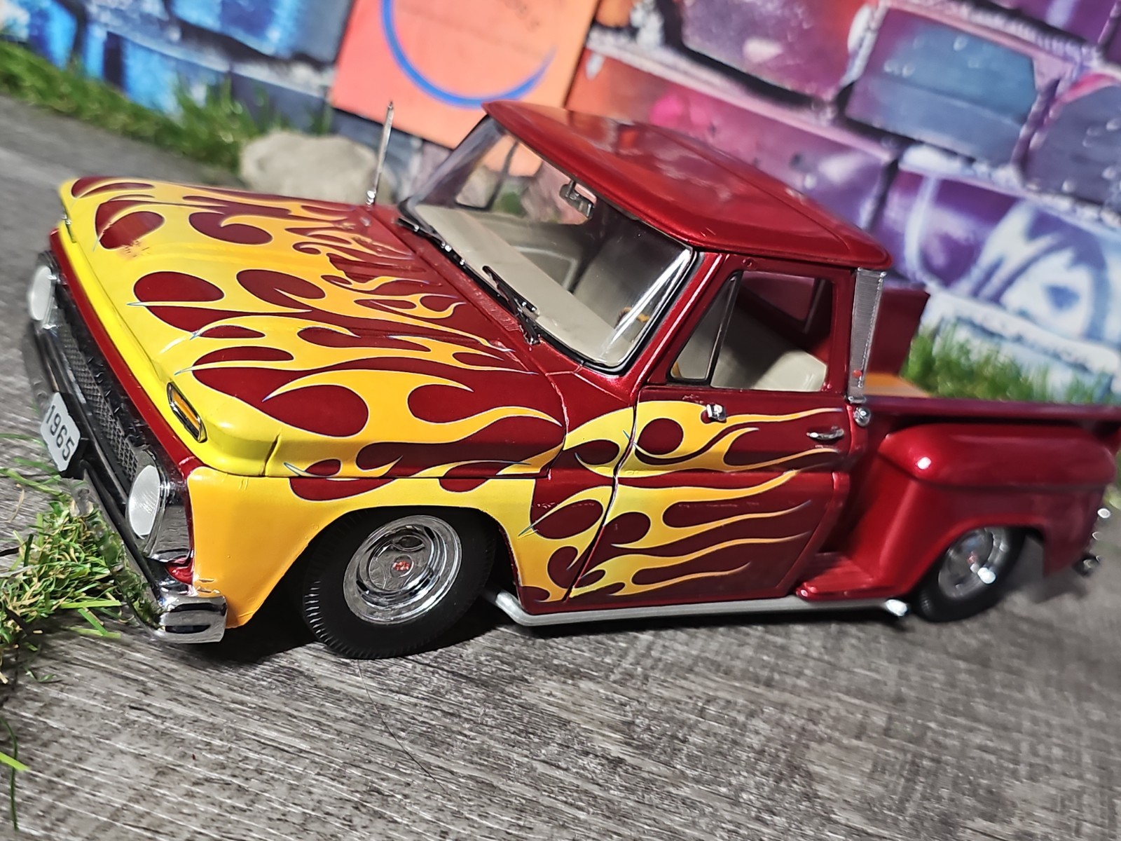 Sun Star 1965 Chevrolet C-10 Stepside Lowrider Pickup 1:18 Diecast Truck NO BOX