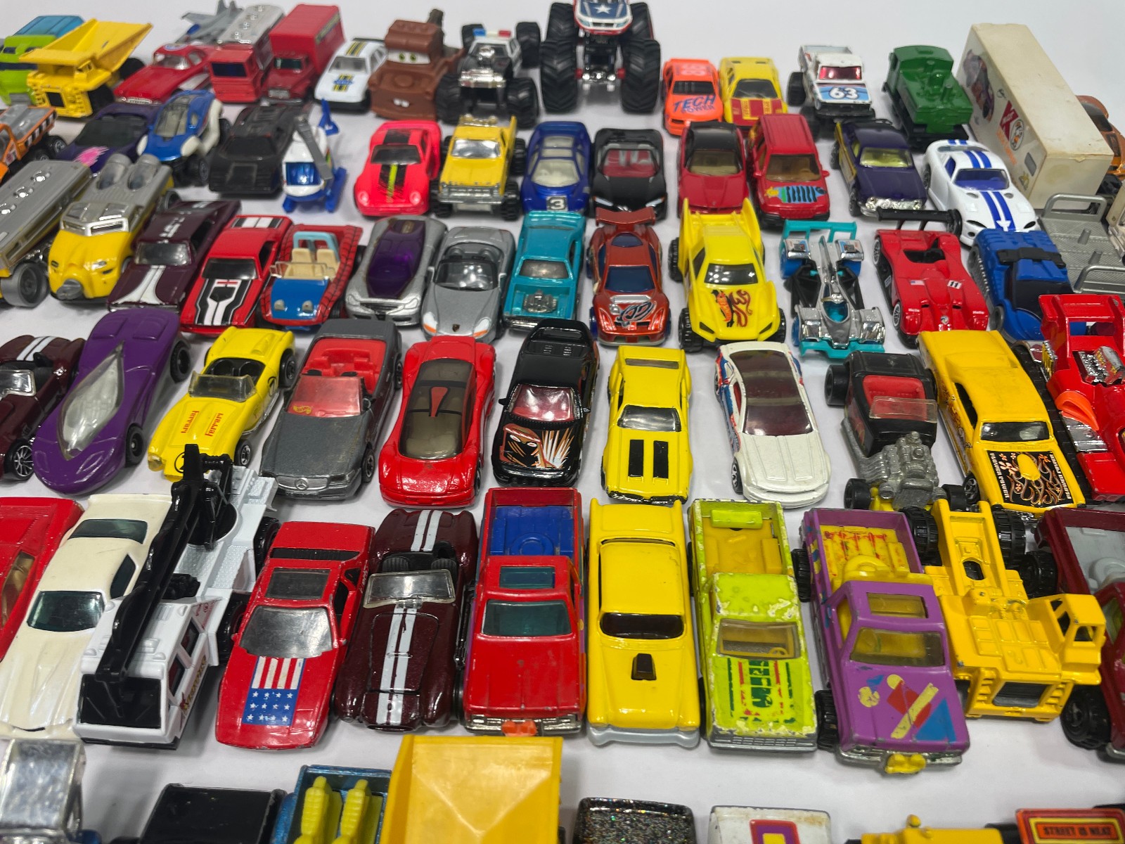 Hot Wheels Matchbox Miasto Other Mixed Years Vintage & Modern Loose Lot Of 143