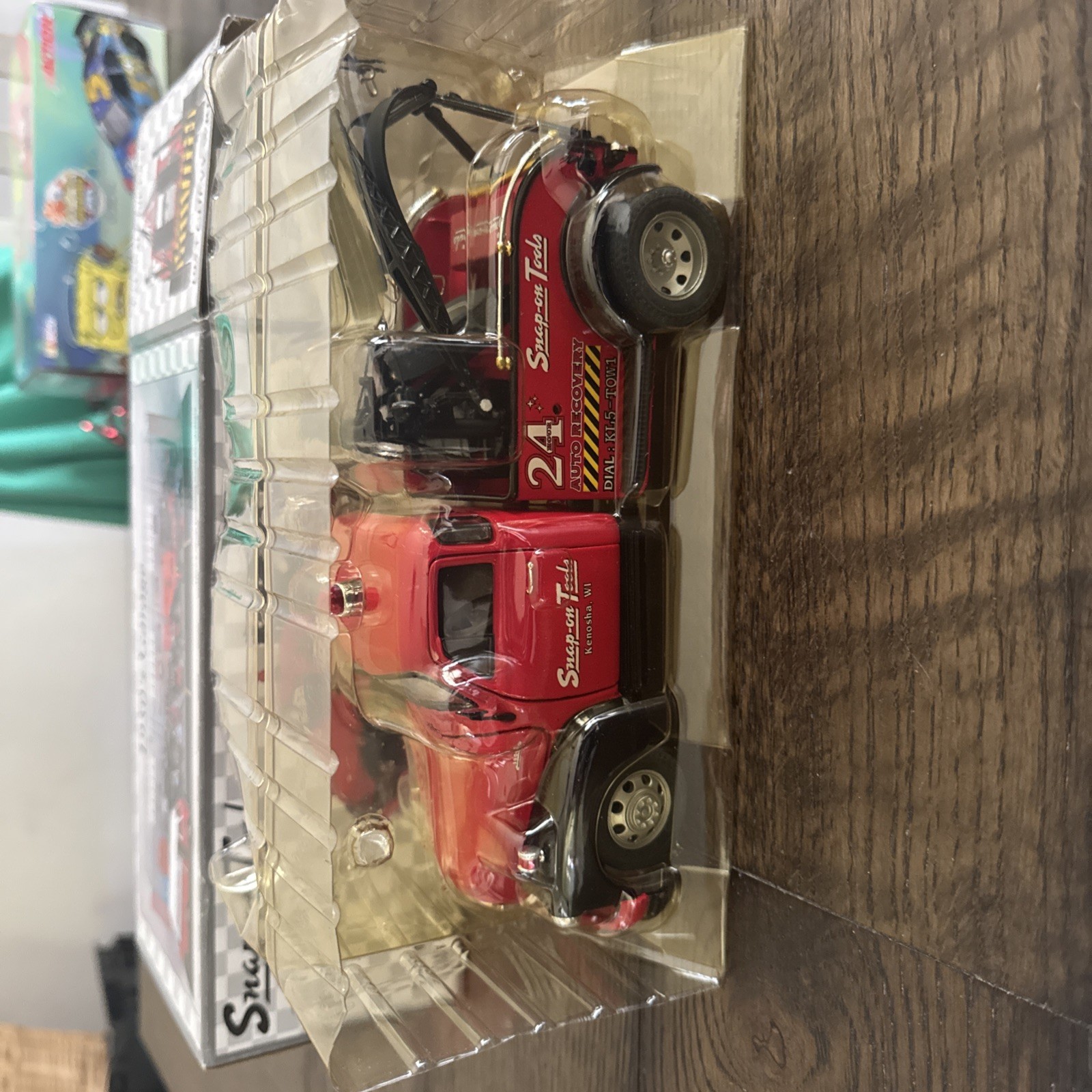 Snap-on Tools 1953 Chevy Wrecker 1:24 Die Cast Crown Premiums #2402494 MIB Rare