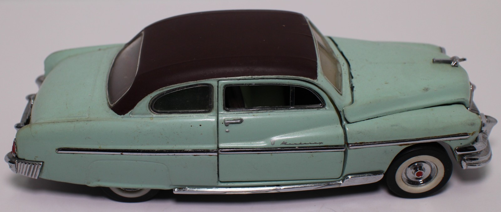 Franklin Mint 1:43 Diecast Model Car 1951 Mercury Monterey Light Green