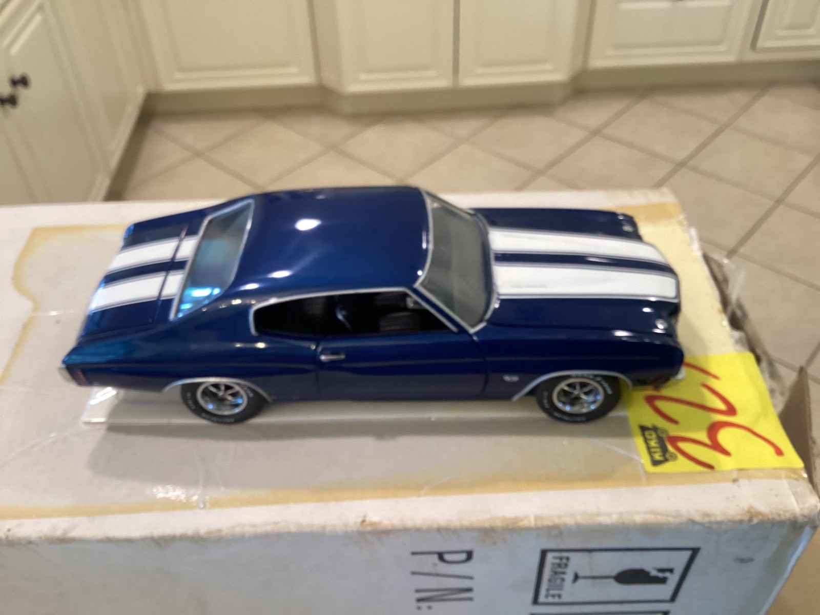 1/24 Franklin MINT 1970 Chevrolet Chevelle SS454 Blue w/White Stripes – B11WA34