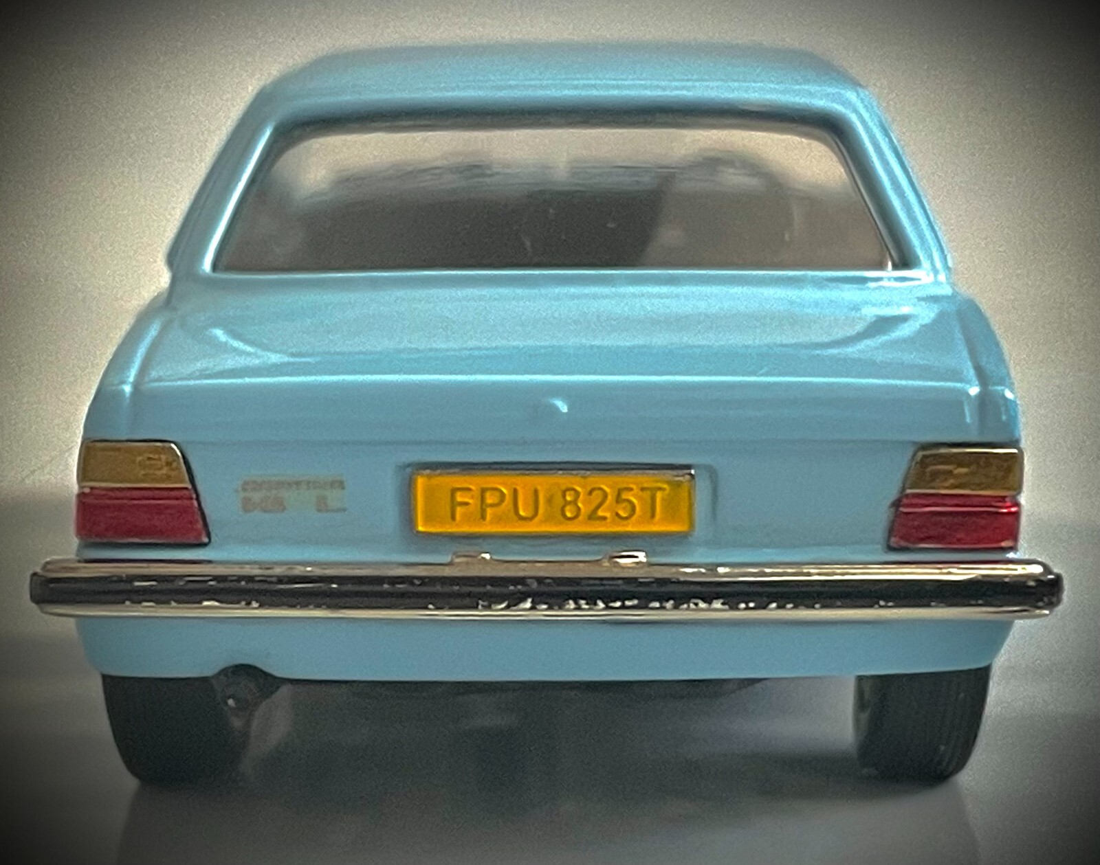 Lansdowne LDM 56 – 1979 Ford Cortina MKIV 1.6L, 4-Door Saloon (Bermuda Blue)