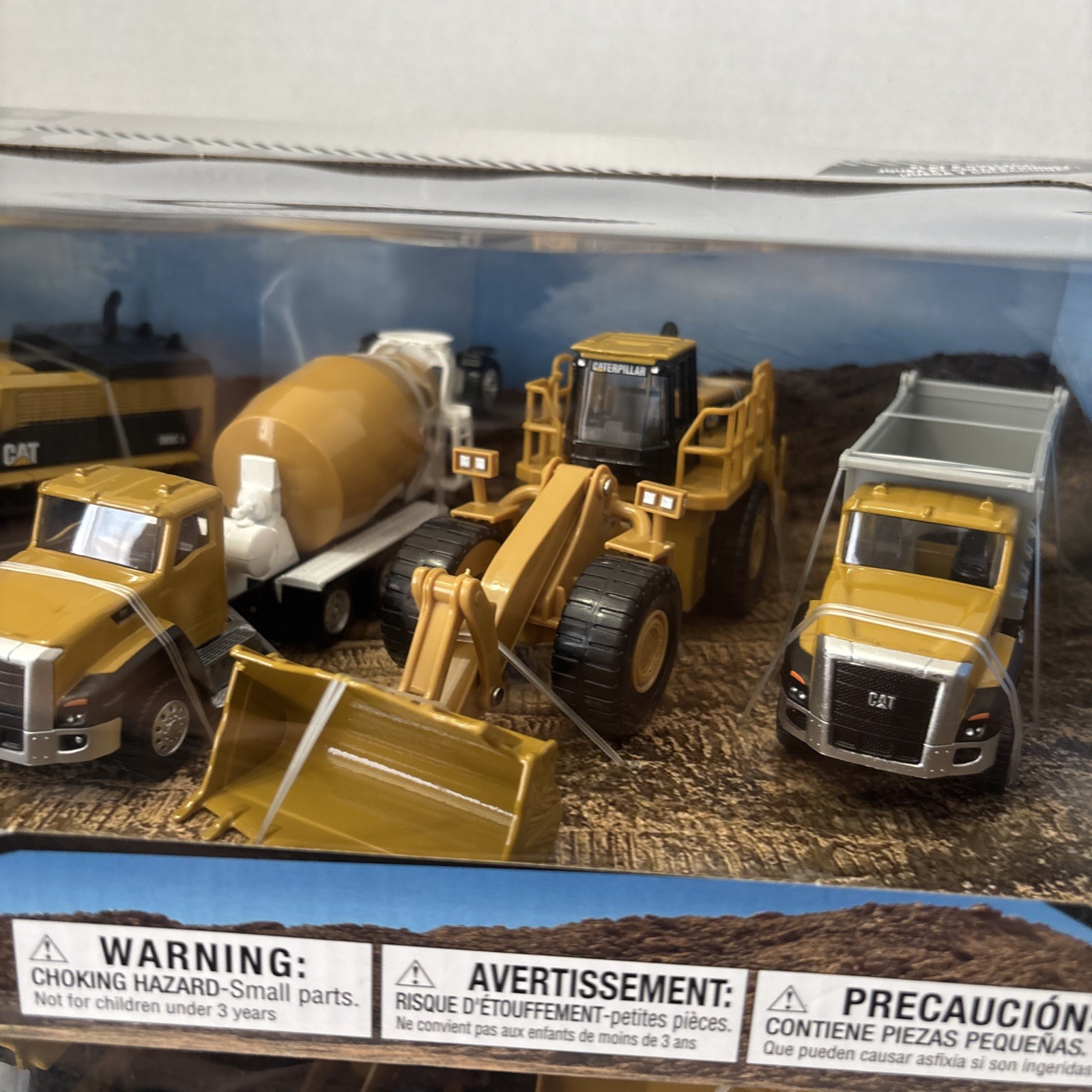 Diecast Masters 1:64 CATERPILLAR Metal Construction Trucks 2 Sets Of 4 – SEALED