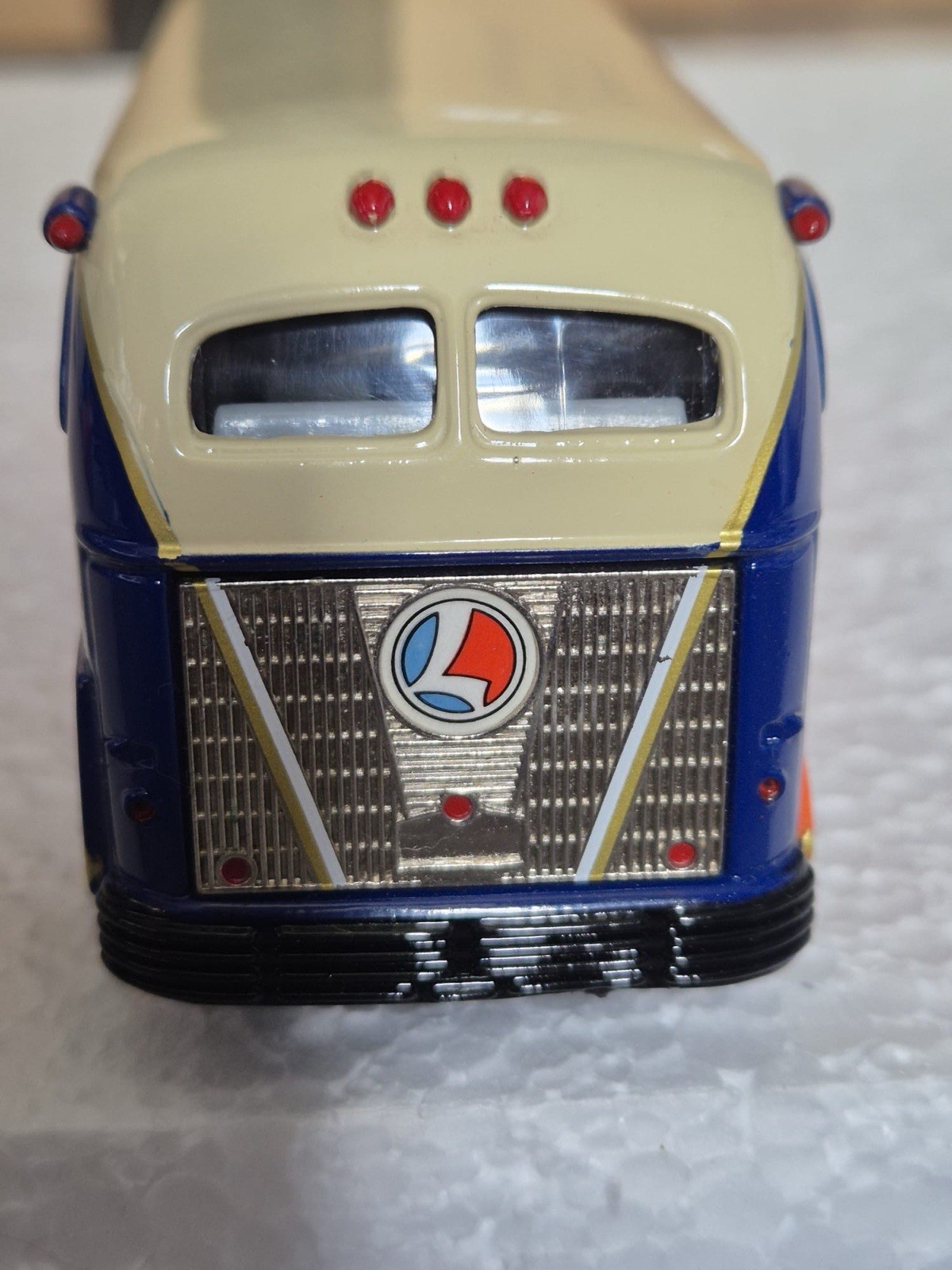 Corgi Classics Lionel City Yellow Coach 743 Bus Lines VGC Ref CE02