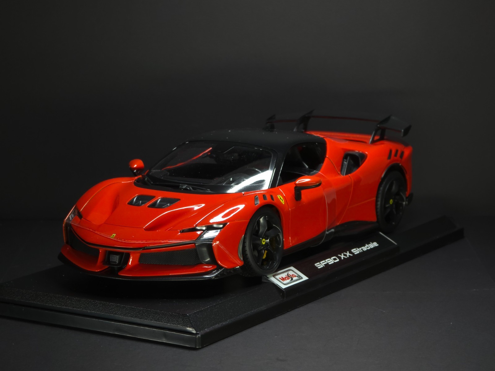 Ferrari SF90 XX Stradale 1:18 Maisto Exclusive Style Special Edition – Red