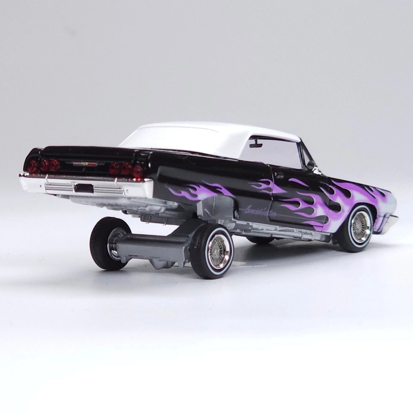 Fine Works64 1:64 Chevy Impala Lowrider Ghost Flame (Black/Purple)