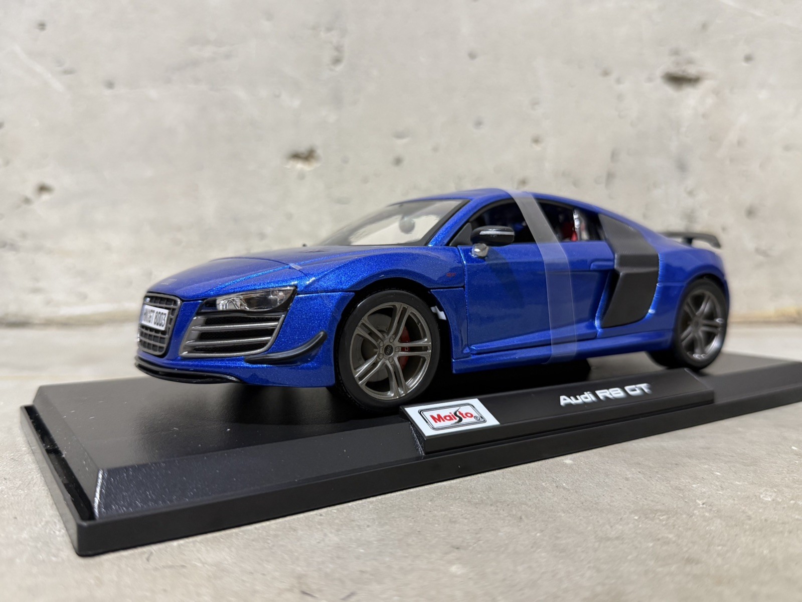 Audi R8 GT 1:18 Maisto Special Edition Diecast Model – Blue