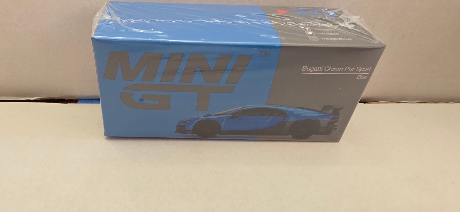 Mini GT 1/64 Bugatti Chiron Pur Sport Blue (B4)